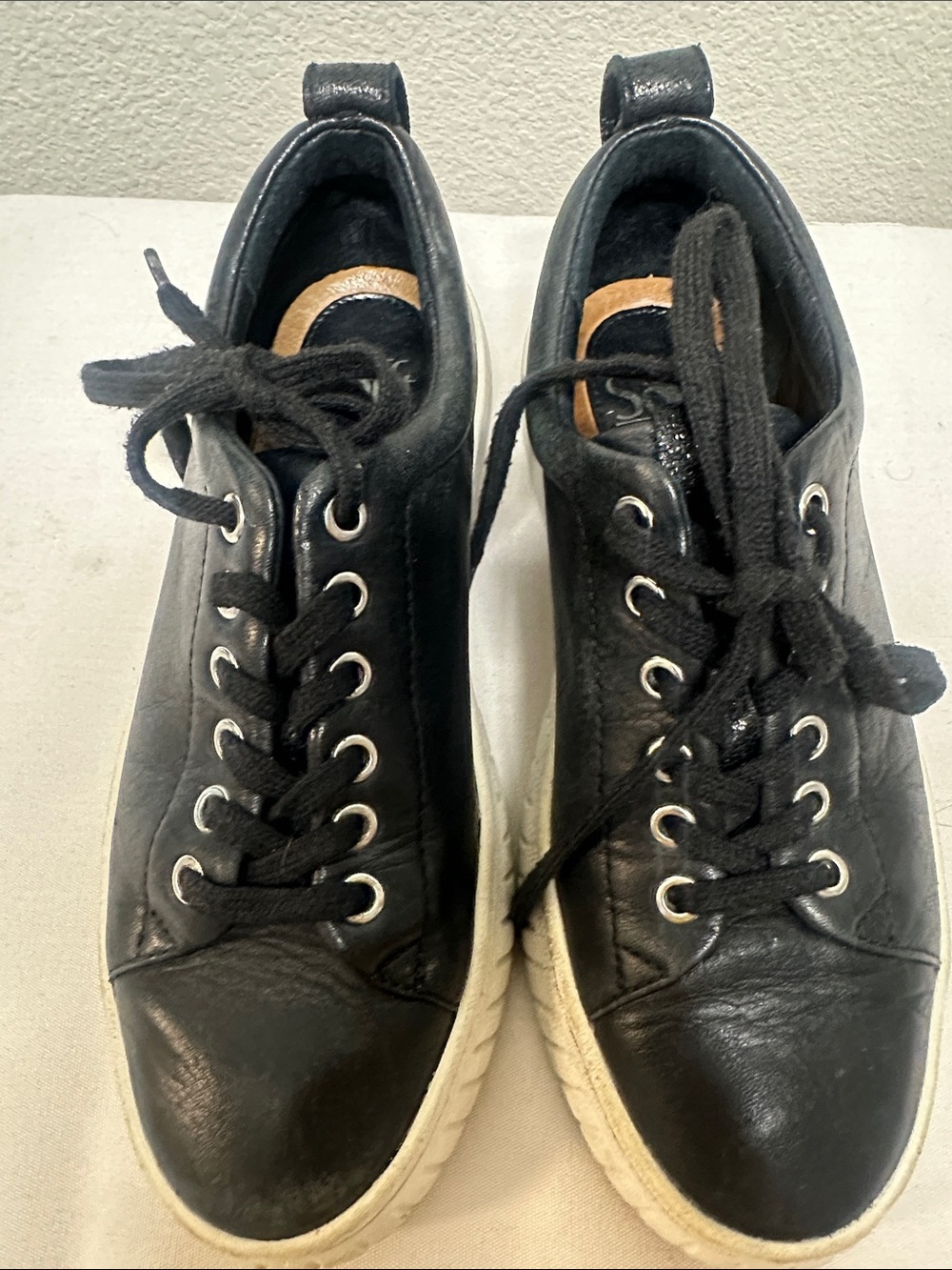 Sofft Black Leather Women’s Sneakers 7,5